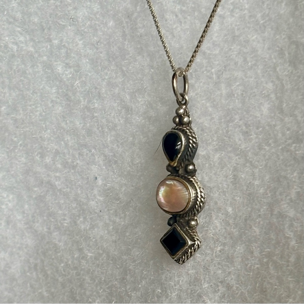 Vintage Sterling Silver 925 Onyx Mother of Pearl Necklace - Picture 11 of 15